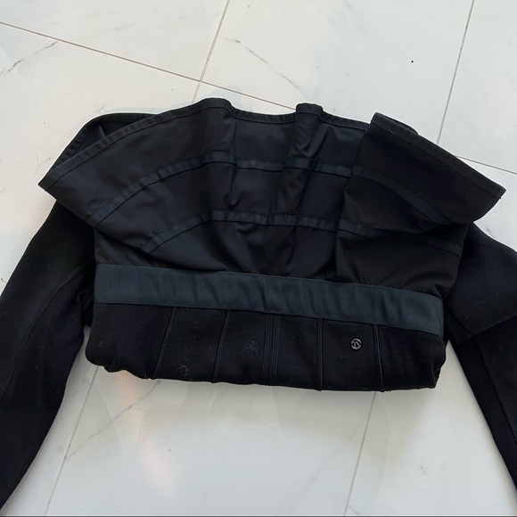 Rare lululemon ruffle up pullover - Picture 3 of 4